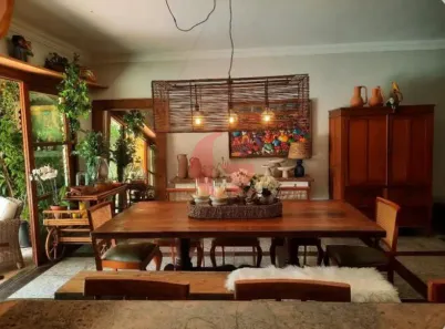 Sobrado com 3 Quartos à venda, 354m² no Jardim Santa Maria, Jacareí