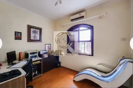 Sobrado com 4 Quartos para alugar, 375m² no Vila Zezé, Jacareí