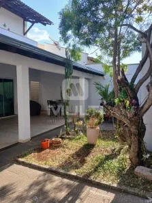 Casa com 4 Quartos à venda, 250m² no Alto Umuarama, Uberlândia