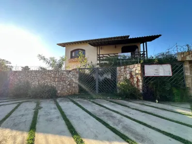 Casa com 5 Quartos para alugar, 650m² no Jardim São Luiz, Montes Claros