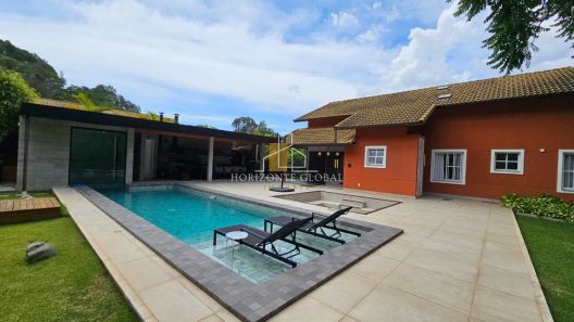 Casa de Condomínio com 4 Quartos à venda, 413m² no Itaipava, Petrópolis