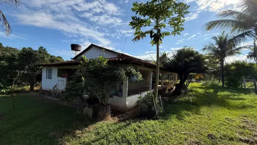 Fazenda/Sítio com 3 Quartos à venda, 21m² no Área Rural de Hidrolândia, Hidrolândia
