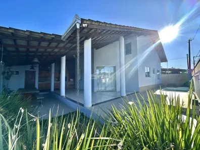 Casa com 2 Quartos para alugar, 90m² no Centro, Balneário Piçarras