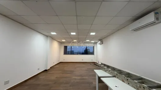 Sala Comercial com 1 Quarto para alugar, 58m² no Swiss Park, Campinas