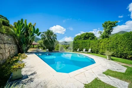 Casa com 10 Quartos à venda, 1430m² no Nogueira, Petrópolis