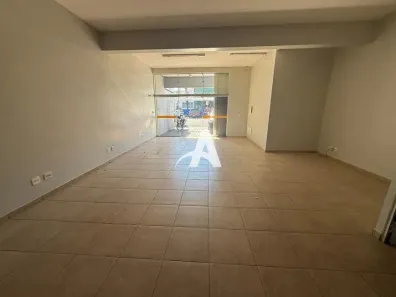 Sala Comercial para alugar, 136m² no Osvaldo Rezende, Uberlândia