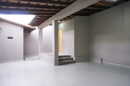 Casa com 3 Quartos à venda, 260m² no Santa Mônica, Uberlândia