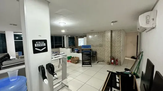 Sala Comercial para alugar, 180m² no Comércio, Salvador
