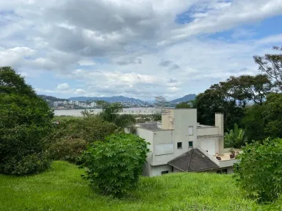 Lote/Terreno à venda, 662m² no Cacupé, Florianópolis