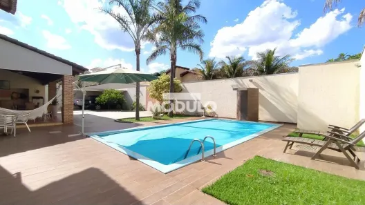 Casa com 3 Quartos à venda, 360m² no Jardim Karaíba, Uberlândia