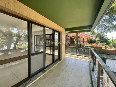 Apartamento com 3 Quartos para alugar, 154m² no Vila Assunção, Porto Alegre