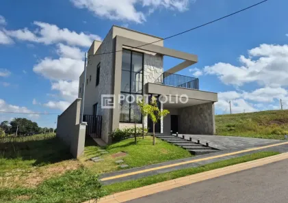 Casa com 4 Quartos à venda, 228m² no Jardins Versalhes, Aparecida de Goiânia