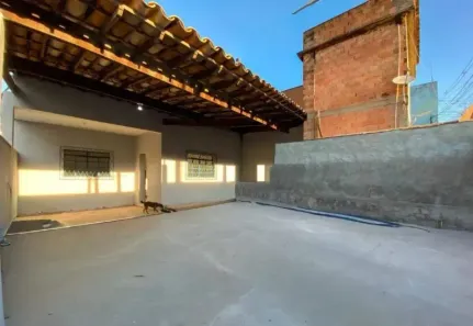 Casa com 2 Quartos para alugar, 120m² no Nacional, Contagem