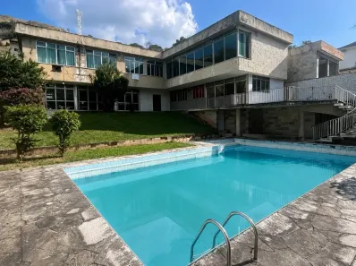 Imóvel Comercial com 15 Quartos para alugar, 900m² no Centro, Nova Iguaçu