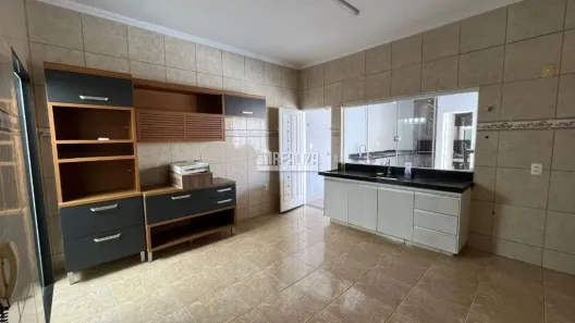 Casa com 3 Quartos à venda, 200m² no Conjunto Uberaba, Uberaba