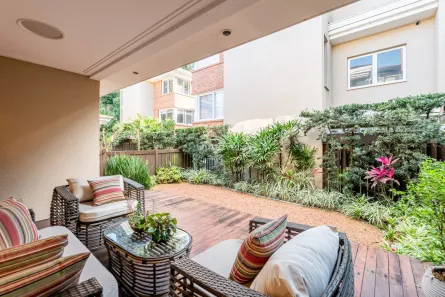 Casa de Condomínio com 3 Quartos para alugar, 430m² no Pedra Redonda, Porto Alegre