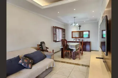 Casa com 5 Quartos à venda, 210m² no Sagrada Família, Belo Horizonte
