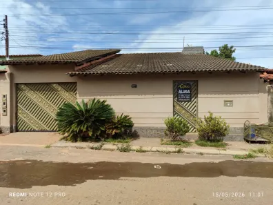 Casa com 3 Quartos para alugar, 222m² no Valparaiso II, Valparaíso de Goiás