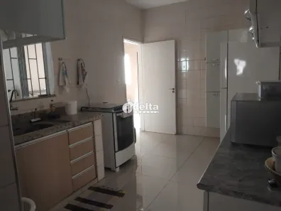 Casa com 3 Quartos à venda, 101m² no Custódio Pereira, Uberlândia