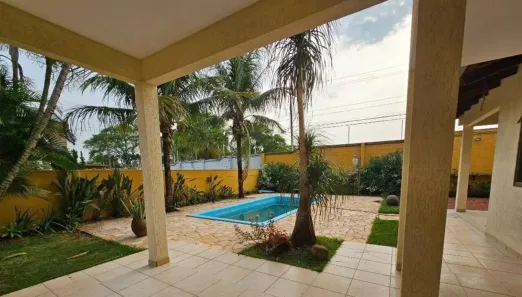 Casa com 4 Quartos para alugar, 223m² no Terra Bonita, Londrina