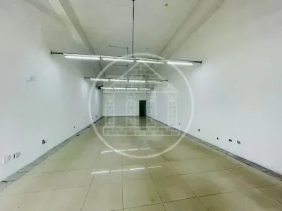 Ponto Comercial para alugar, 252m² no Parque Maria Helena, São Paulo