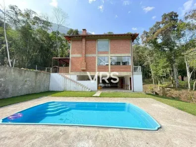 Casa de Condomínio com 4 Quartos à venda, 275m² no Três Córregos, Teresópolis