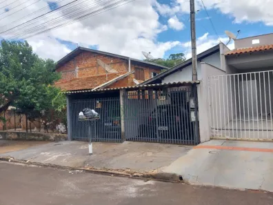 Casa com 2 Quartos à venda, 160m² no Centro, Cambé