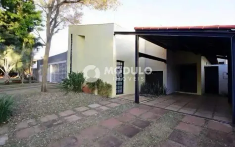 Casa com 4 Quartos para alugar, 300m² no Jardim Karaíba, Uberlândia