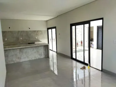 Sobrado com 3 Quartos à venda, 146m² no Aclimação, Uberlândia