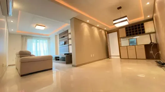 Apartamento com 3 Quartos para alugar, 218m² no Praia Campista, Macaé