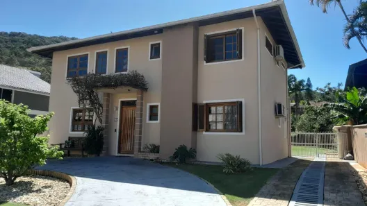 Casa com 2 Quartos à venda, 240m² no Sambaqui, Florianópolis