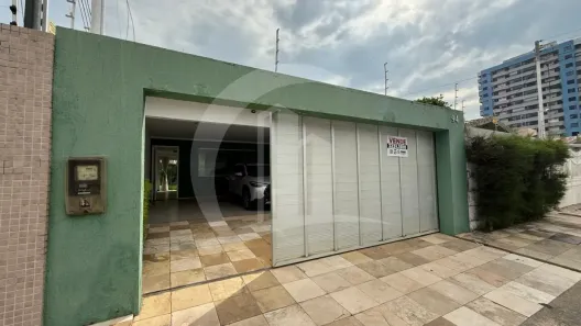 Casa com 4 Quartos à venda, 300m² no Grageru, Aracaju