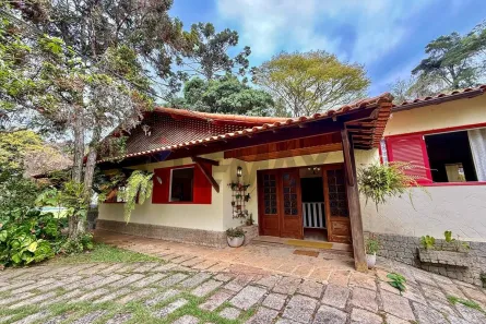 Fazenda/Sítio com 4 Quartos à venda, 242m² no Itaipava, Petrópolis