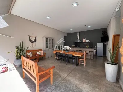 Casa com 3 Quartos à venda, 241m² no Ana Carla, Marília