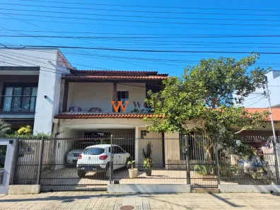 Casa com 4 Quartos à venda, 213m² no Balneário, Florianópolis
