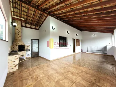 Casa com 3 Quartos para alugar, 200m² no Jardim Brasil, Amparo