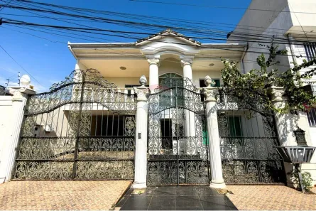 Casa com 5 Quartos à venda, 228m² no Vila Planalto, Brasília
