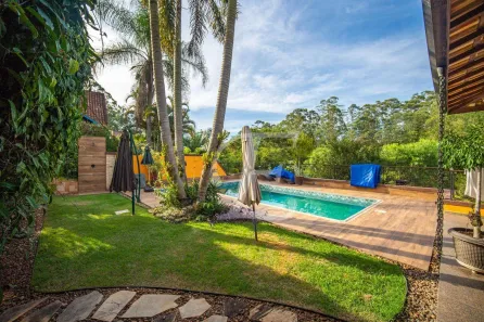 Casa de Condomínio com 4 Quartos à venda, 303m² no Jardim Indaiá, Embu das Artes