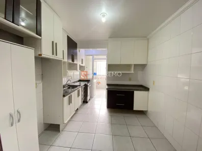 Apartamento com 3 Quartos para alugar, 117m² no Kobrasol, São José