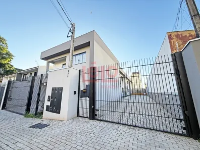 Sobrado com 3 Quartos para alugar, 138m² no Zona 07, Maringá