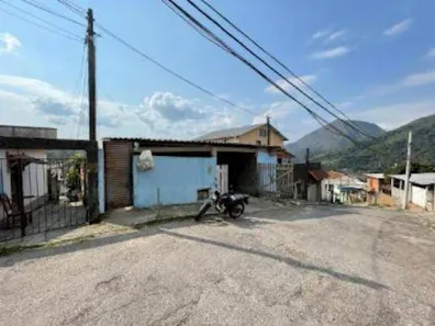 Casa com 2 Quartos à venda, 150m² no São Pedro, Teresópolis