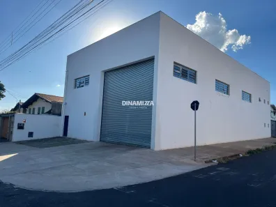Galpão/Depósito/Armazém para alugar, 366m² no Parque das Américas, Uberaba