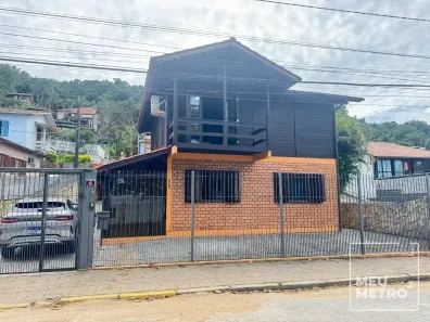 Casa com 4 Quartos à venda, 200m² no Sambaqui, Florianópolis