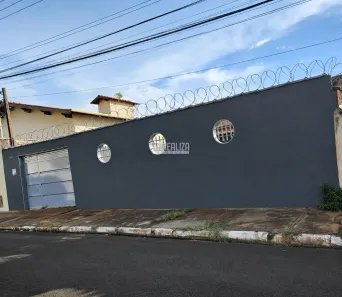 Casa com 2 Quartos para alugar, 10m² no Jardim Beatriz, Igarapava