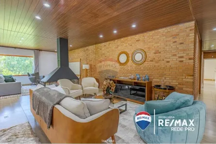 Fazenda/Sítio com 5 Quartos à venda, 683m² no Contendas, Valinhos