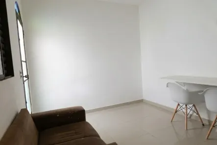 Casa com 3 Quartos para alugar, 70m² no Copacabana, Belo Horizonte
