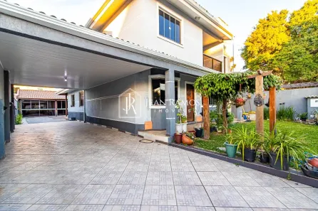 Sobrado com 3 Quartos à venda, 253m² no Boqueirão, Curitiba