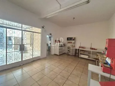 Casa com 3 Quartos à venda, 218m² no Floresta, Belo Horizonte