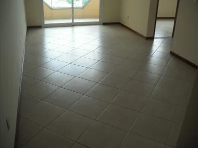 Apartamento com 2 Quartos para alugar, 107m² no Cancela Preta, Macaé