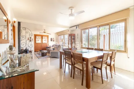 Imóvel Comercial com 3 Quartos à venda, 175m² no Três Figueiras, Porto Alegre